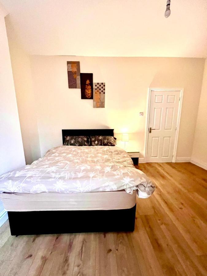 Relax Dotcom Apartment Manchester Exterior foto
